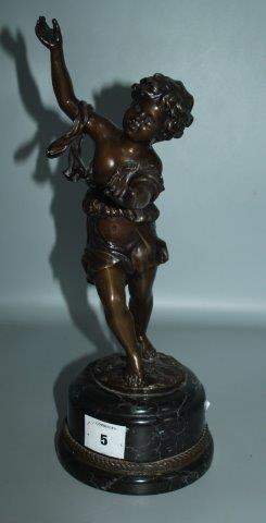 A bronze figure of a girl, marble base(-)